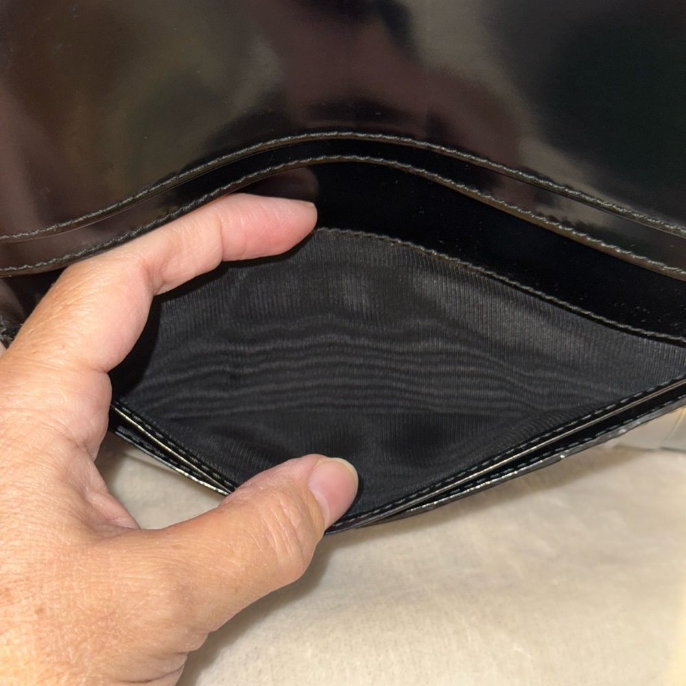 Gucci Glossy Black Leather Clutch - Picture 12 of 14